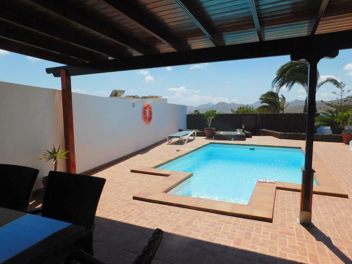 Lucky - Heated Pool Macher